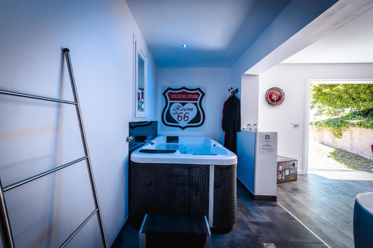 Love Room 66 Villecroze Exterior photo
